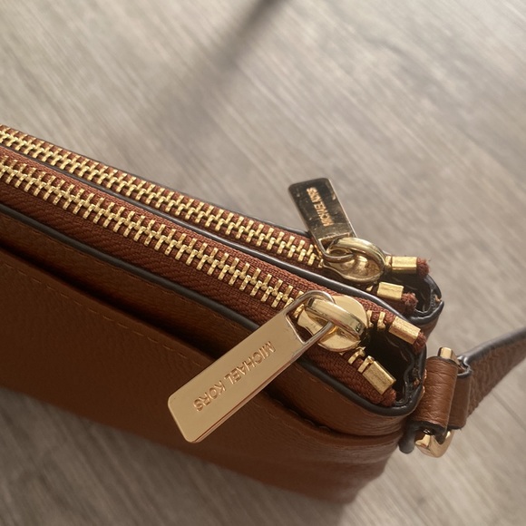MK brown crossbody purse - Picture 6 of 11
